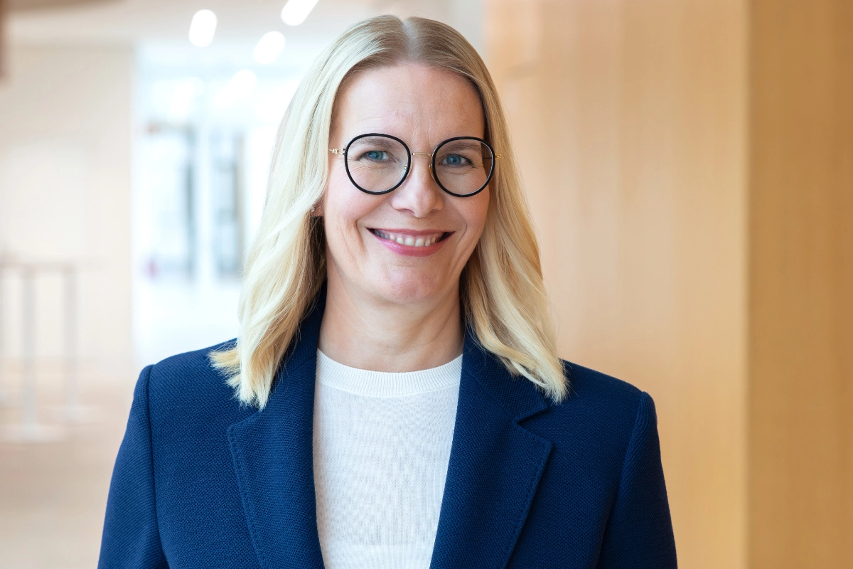 Nicole Ebenau, 集团执行领导团队成员