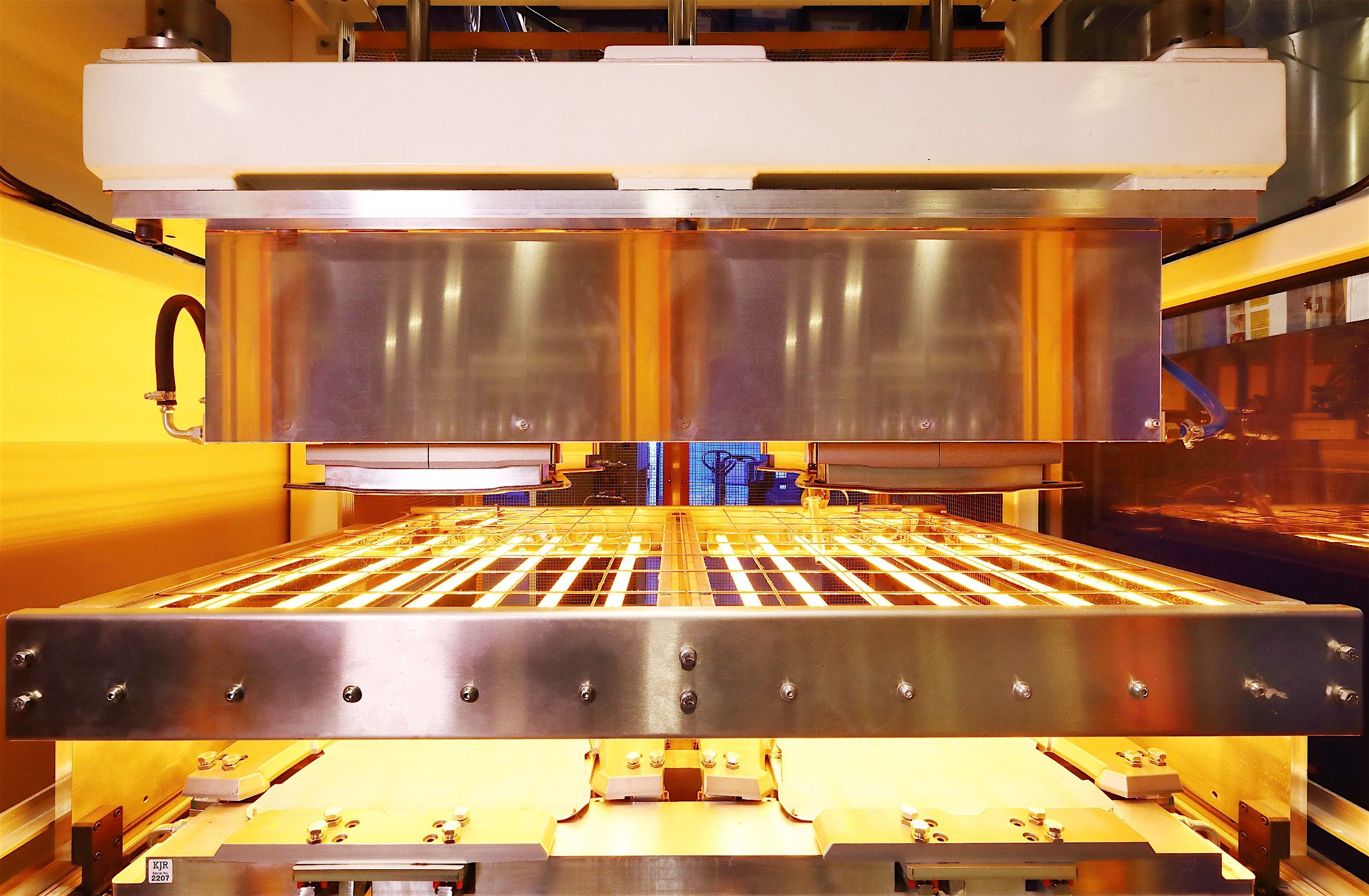 大型赤外線暖房システム 