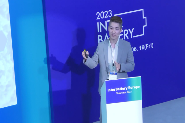 Dr. Juhan Lee presenting at the InterBattery Europe 2023