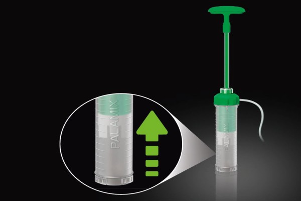 PALAMIX - Mixing of componentes and collection of the bone cement is carried out under vacuum