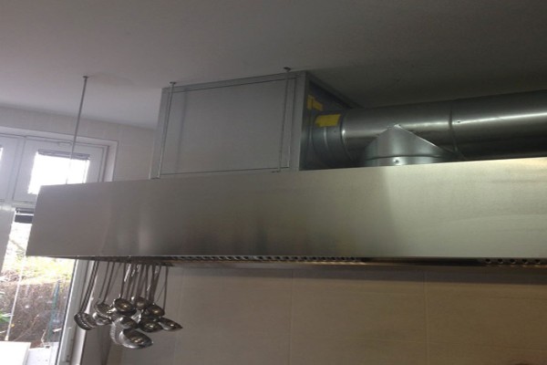 UV solution for extractor hood 