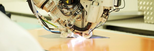 Lampade laser per saldatura, marcatura, taglio e campi medicali ed estetici