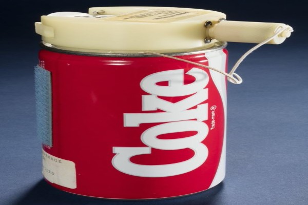 Cola (1985)
